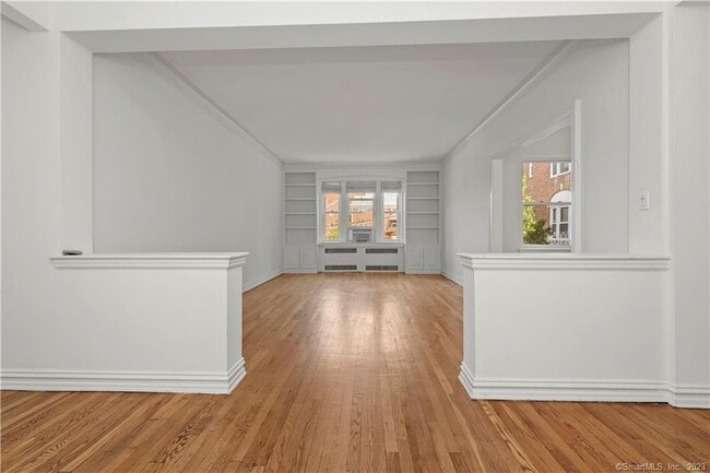 70 Strawberry Hill Ave in Stamford, CT - Foto de edificio - Building Photo