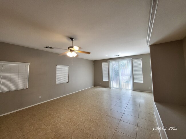 6925 Water Pipit St in North Las Vegas, NV - Foto de edificio - Building Photo