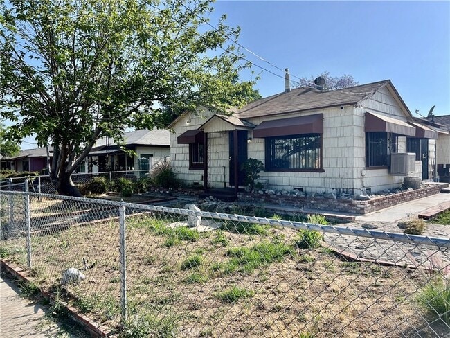 342 S Sycamore Ave in Rialto, CA - Building Photo - Building Photo