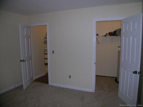 24 West Rd in Ellington, CT - Building Photo - Building Photo