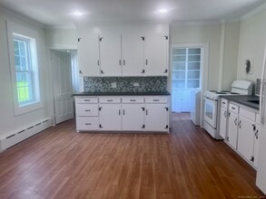 35 Marine St in Thomaston, CT - Building Photo - Building Photo