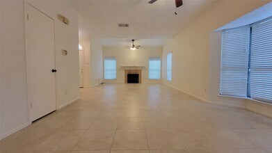 800 Country Pl Dr in Houston, TX - Building Photo - Building Photo