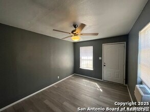 2513 Quintana Rd in San Antonio, TX - Building Photo - Building Photo