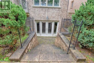 500 Deloraine Ave in Toronto, ON - Building Photo - Building Photo