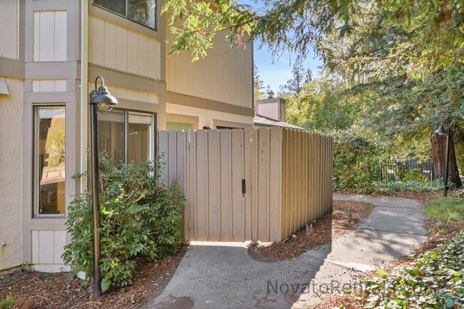 377 Silvio Ln in Novato, CA - Building Photo - Building Photo