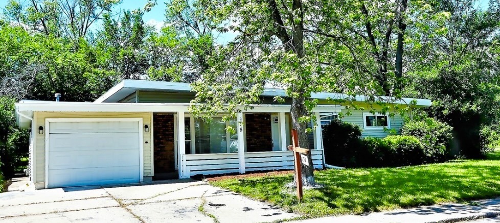 155 Algonquin St in Park Forest, IL - Foto de edificio