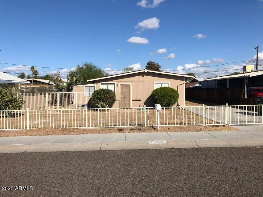 2642 E Kings Ave in Phoenix, AZ - Building Photo