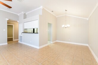 17422 Lobo Trail in Houston, TX - Foto de edificio - Building Photo