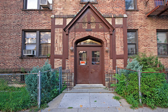 143-28 Cherry Ave in Flushing, NY - Foto de edificio - Building Photo