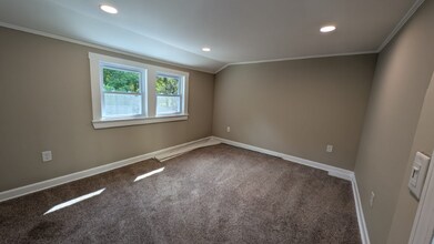 24 Clark St in Franklin, NH - Building Photo - Building Photo