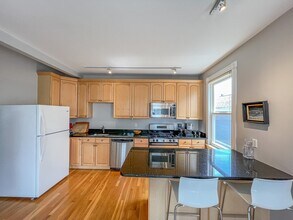 390 Norfolk St in Cambridge, MA - Building Photo - Building Photo