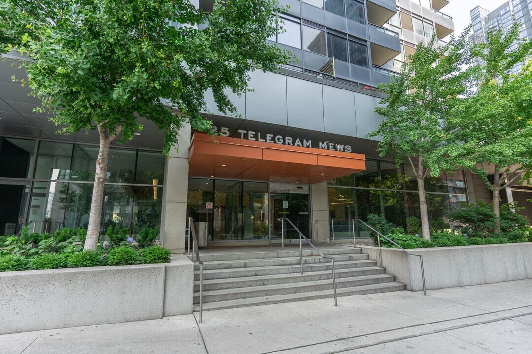 25-5125 Telegram Mews in Toronto, ON - Building Photo