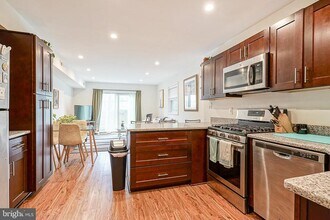 1926 Bainbridge St in Philadelphia, PA - Building Photo - Building Photo