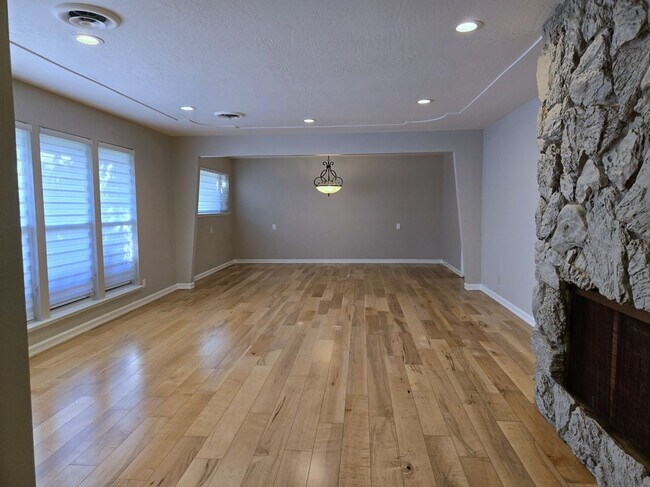 6390 Bose Ln in San Jose, CA - Building Photo - Building Photo