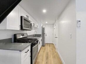 3009 Vancouver Ave in San Diego, CA - Building Photo - Building Photo