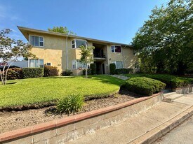 1915 Minoru Dr in Altadena, CA - Building Photo