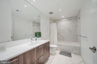 1650 Silver Hill Dr in Tysons, VA - Building Photo - Building Photo