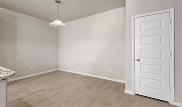 7349 Hinsdale Dr in Pasadena, TX - Building Photo - Building Photo