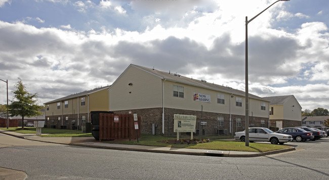 Paula Maria Village Apartments in Hampton, VA - Foto de edificio - Building Photo