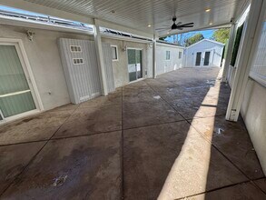 1121 Calle Tulipan in Thousand Oaks, CA - Building Photo - Building Photo