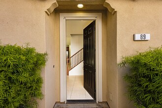 89 Keepsake, Unit Irvine in Irvine, CA - Foto de edificio - Building Photo