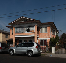 129 E 29th St in Los Angeles, CA - Foto de edificio - Building Photo