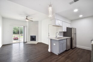 114 E 31st St in Austin, TX - Building Photo