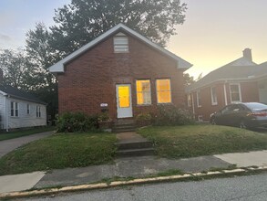 621 S Rotherwood Ave in Evansville, IN - Building Photo - Building Photo