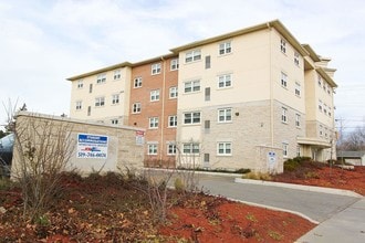 110 Columbia St W in Waterloo, ON - Building Photo - Building Photo