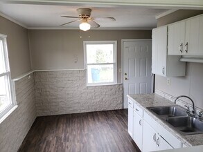 4313 Tacoma Ave in Lorain, OH - Building Photo - Building Photo