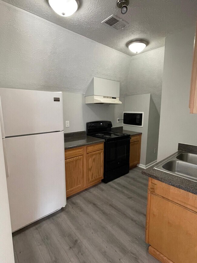 1816 W Jefferson St, Unit 3 in Louisville, KY - Foto de edificio - Building Photo