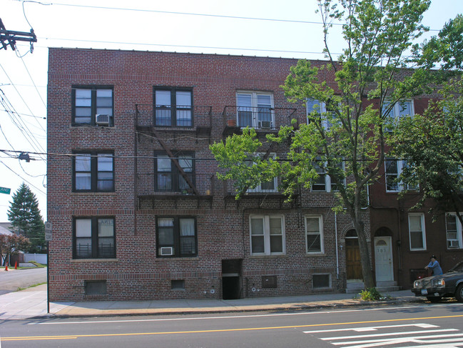 181 City Island Ave in Bronx, NY - Building Photo - Building Photo