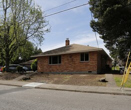 Madrone Acacia in Portland, OR - Building Photo - Building Photo