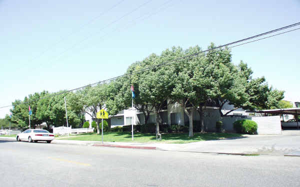 Sunshine Apartments in San Bernardino, CA - Building Photo