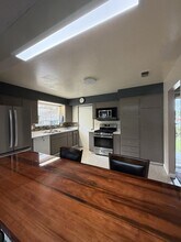 2409 Pomo Ct in Santa Rosa, CA - Building Photo - Building Photo