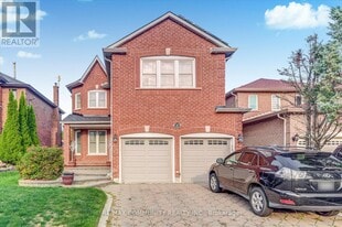 35 Hartrick Pl in Whitby, ON - Building Photo