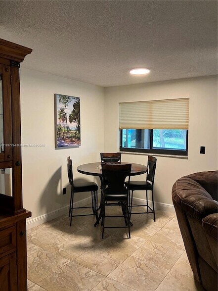 15405 Miami Lakeway N, Unit 209 in Miami Lakes, FL - Building Photo - Building Photo