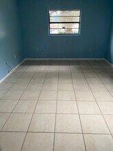 1013 S Persimmon Ave in Sanford, FL - Building Photo - Building Photo