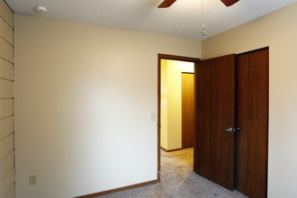 Pine Meadows Apartments in Toledo, OH - Foto de edificio - Interior Photo