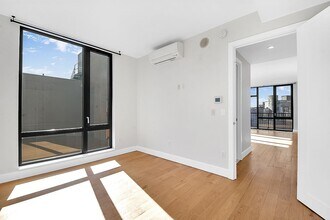 2100 Bedford Ave in Brooklyn, NY - Foto de edificio - Building Photo