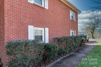 1237 15th Ave NW in Hickory, NC - Building Photo - Building Photo
