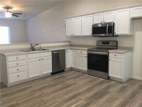 5085 S Jacaranda Pl in Fort Mohave, AZ - Building Photo - Building Photo