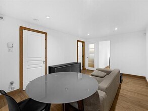 3180 St Catherine St E in Montréal, QC - Building Photo - Building Photo