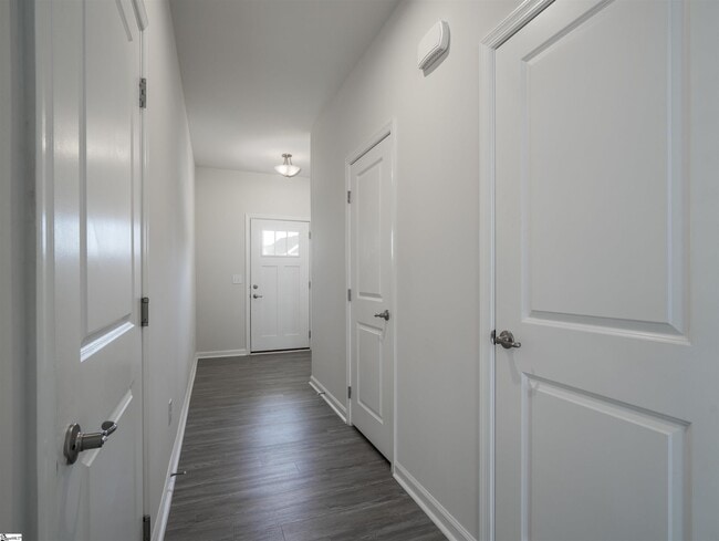 231 Roudwood Dr in Simpsonville, SC - Building Photo - Building Photo