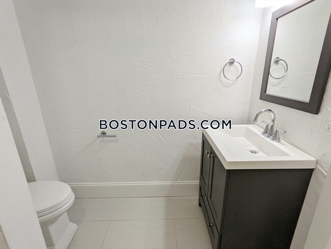 195 Maverick St in Boston, MA - Foto de edificio - Building Photo