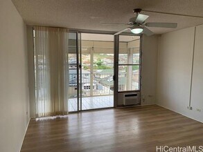 909 Ala Lilikoi St in Honolulu, HI - Foto de edificio - Building Photo