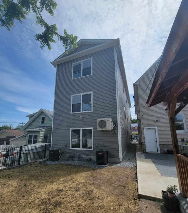 153 E 23rd St, Unit 2 in Paterson, NJ - Building Photo - Building Photo