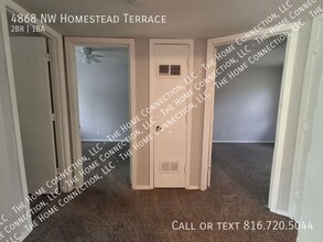 4862-4868 NW Homestead Terrace in Riverside, MO - Building Photo - Building Photo