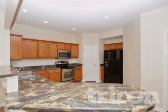 2037 Silverton Cir in Spring Hill, TN - Building Photo - Building Photo