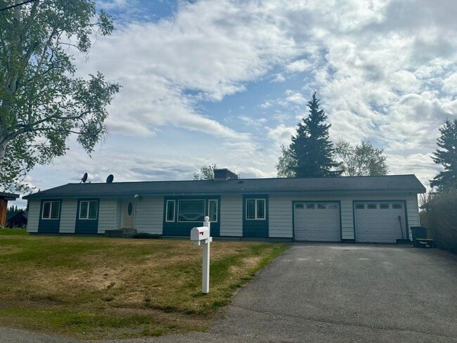 property at 3026 Riverview Dr